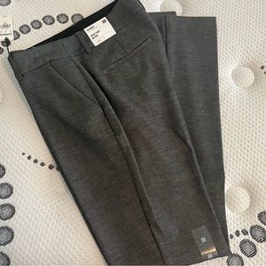 BNWT… Express columnist pant.. mid rise… barely boot in size 8R